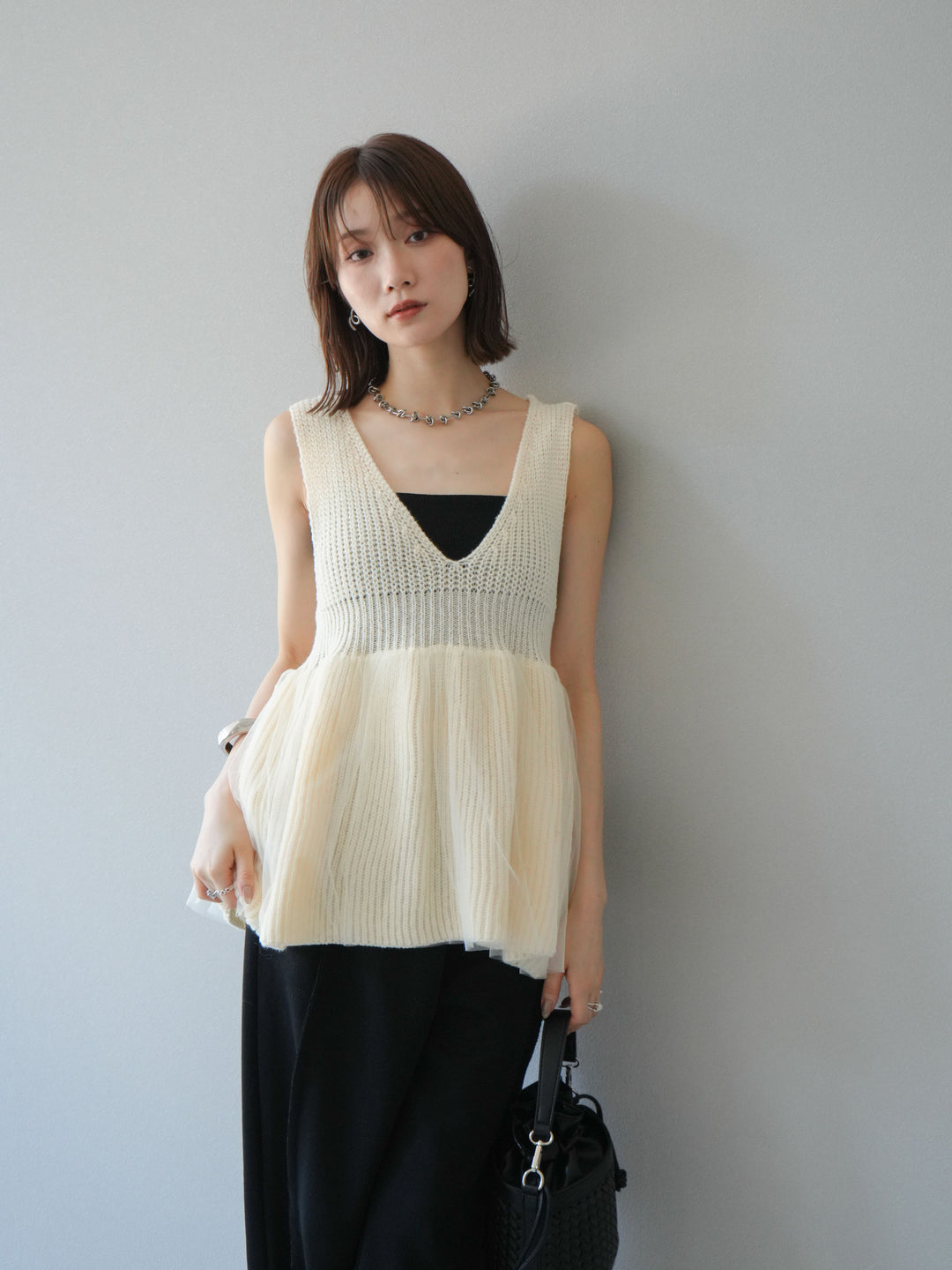 [SET] 薄紗層疊荷葉邊針織背心 + 兩用設計運動褲（2 件組）