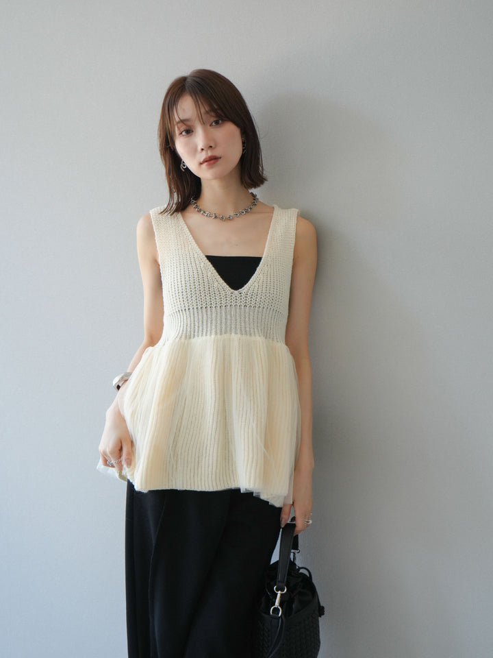 [SET] 薄紗層疊荷葉邊針織背心 + 兩用設計運動褲（2 件組）