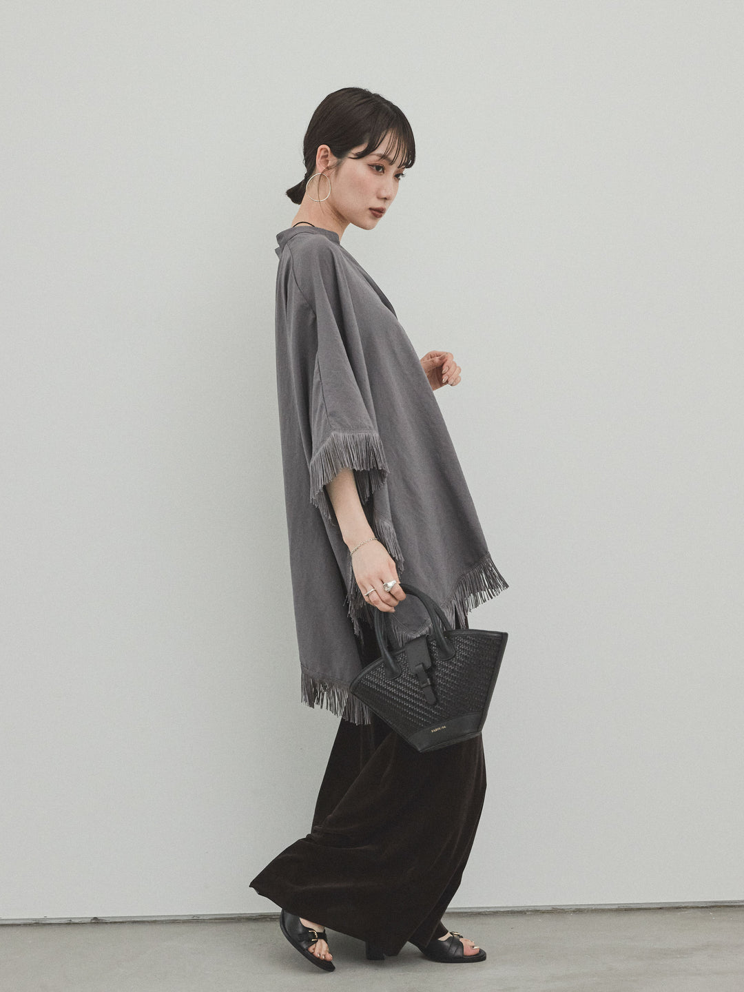 [SET] 方形流蘇斗篷襯衫 + 天鵝絨短裙 (2set)