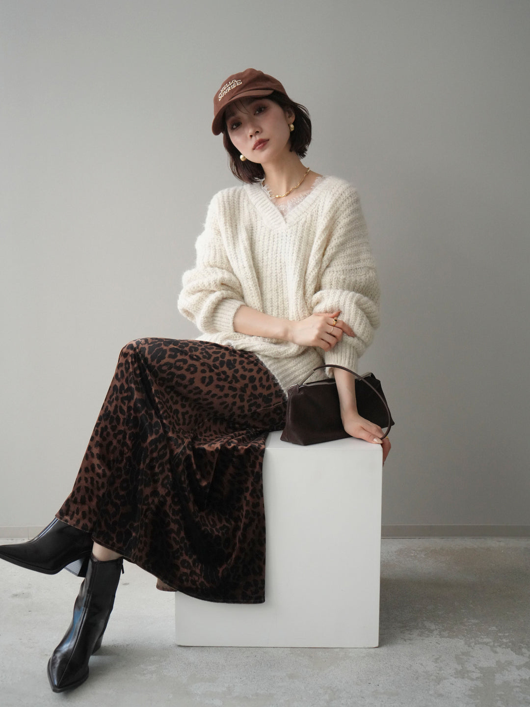 [予約]Vネックレースニットプルオーバー/white