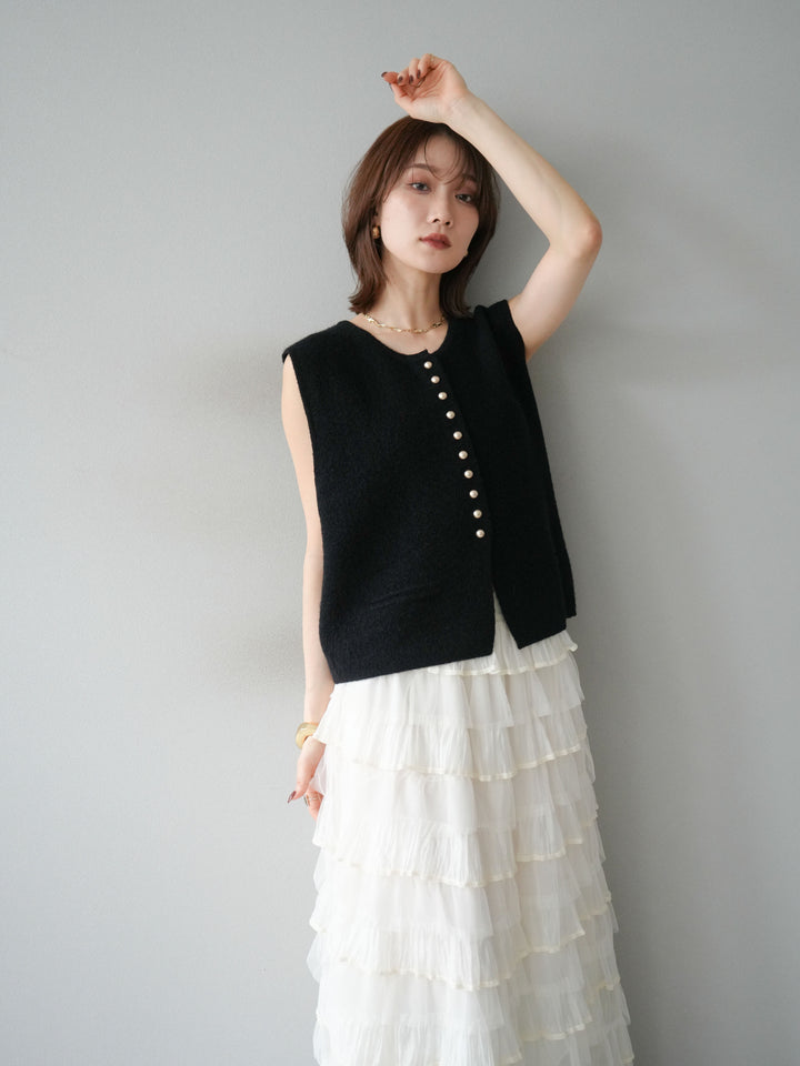 [予約]ゴールドボタンコンパクトニットベスト/ブラック