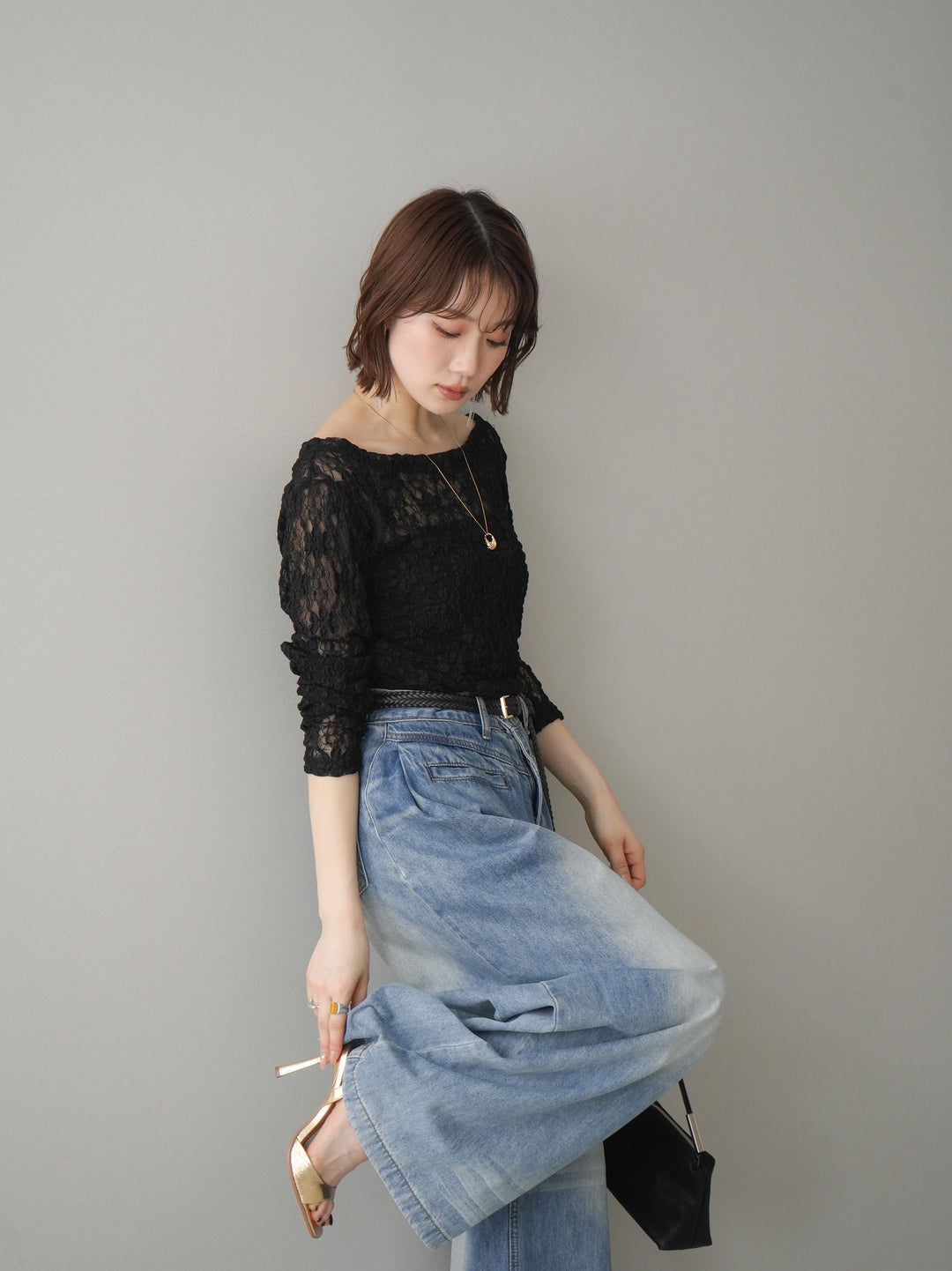 [予約]サイドギャザーレーストップス/black