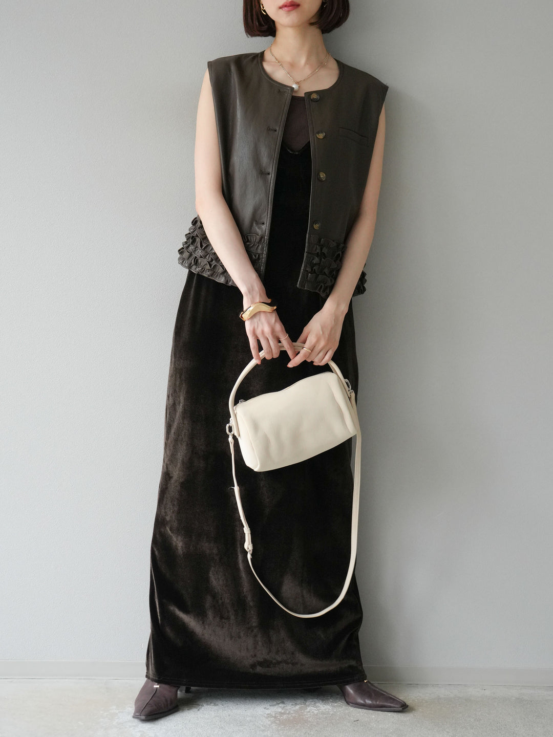 [予約]コンパクトフリルレザーベスト/ブラウン