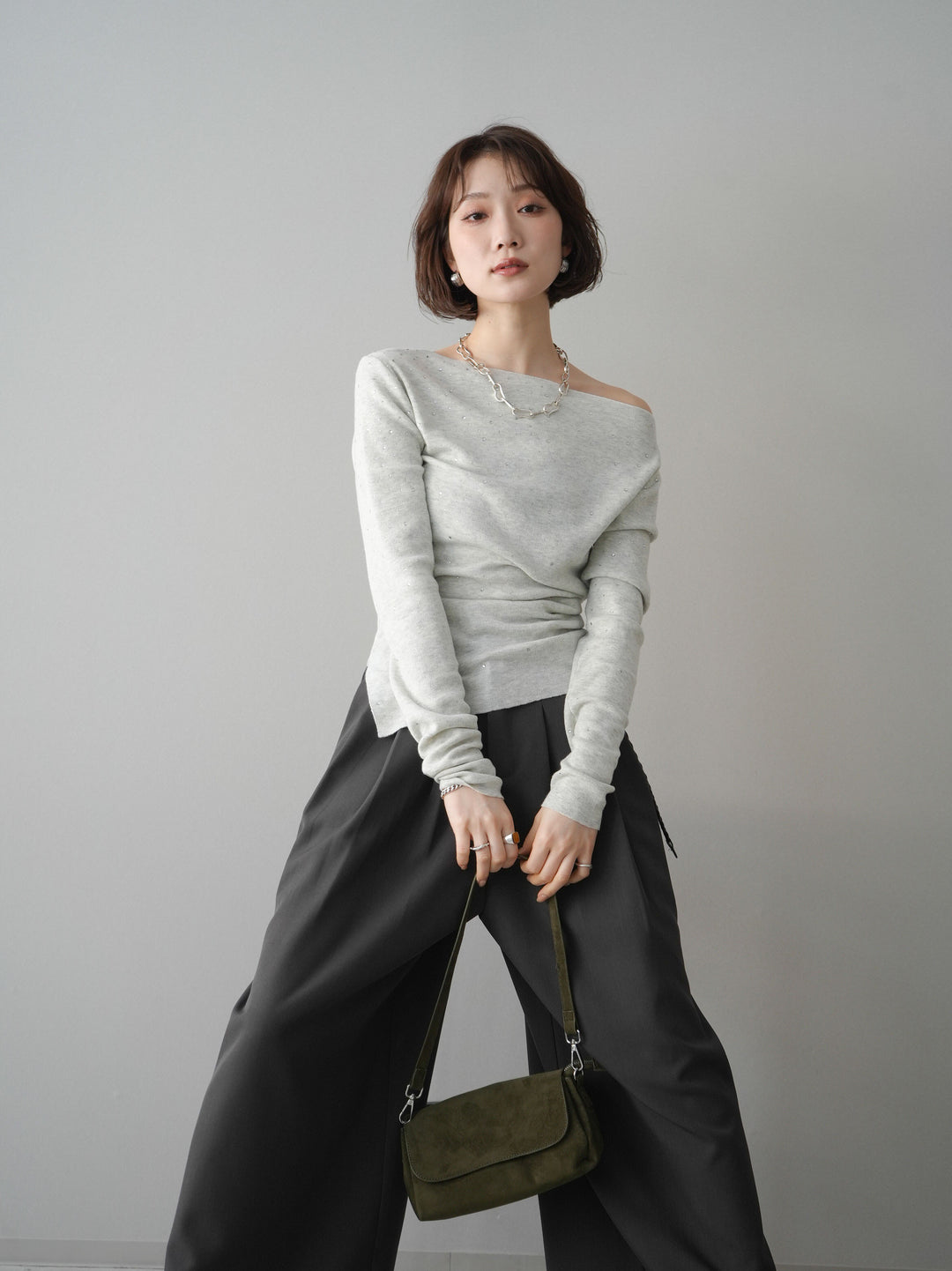 [予約]ラインストーンアシンメトリーニットトップス/gray