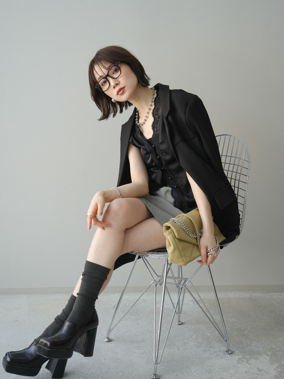 [SET]バックスリットデザインジャケット+ノースリサテンレースキャミソール+ベルト付カーゴミニスカート(3set)