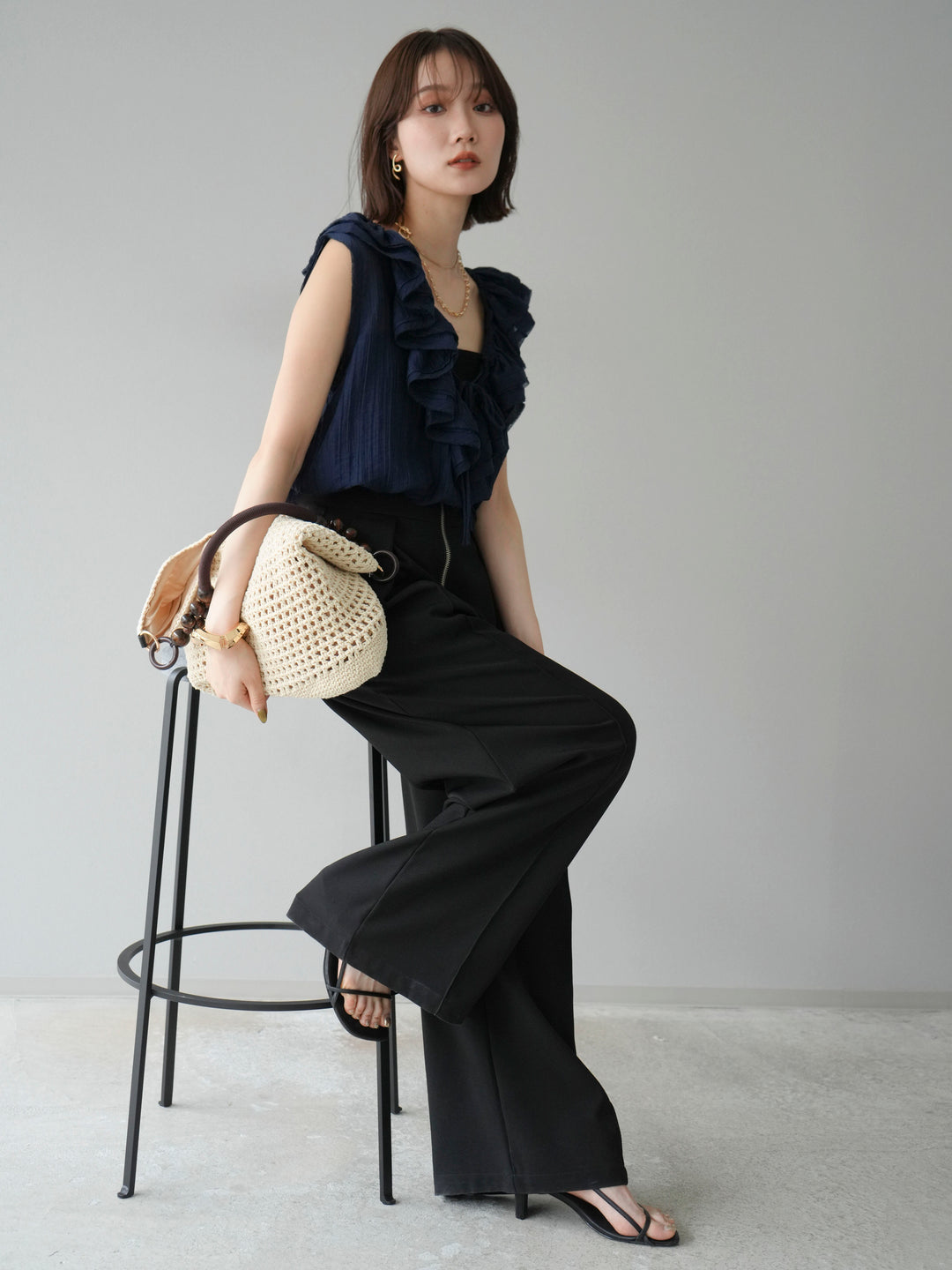 [予約]ワッシャーラッフルノースリーブブラウス/ネイビー