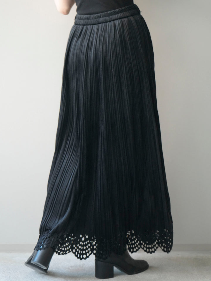 [予約]パンチングデザインスエードプリーツスカート/black