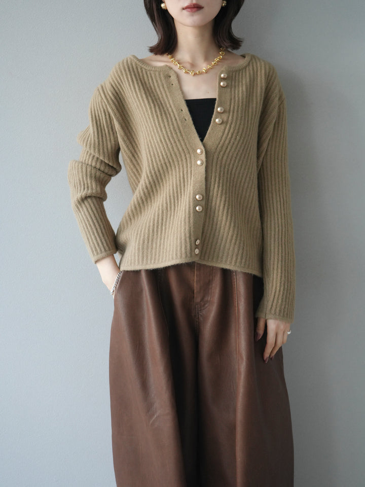 [予約]ゴールドボタンニットカーディガン/beige