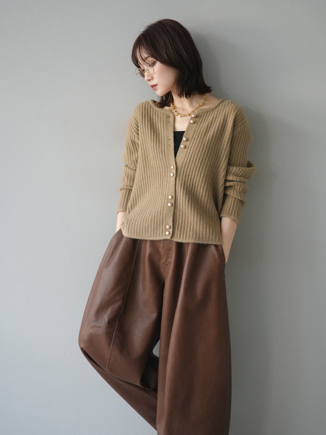 [予約]ゴールドボタンニットカーディガン/beige