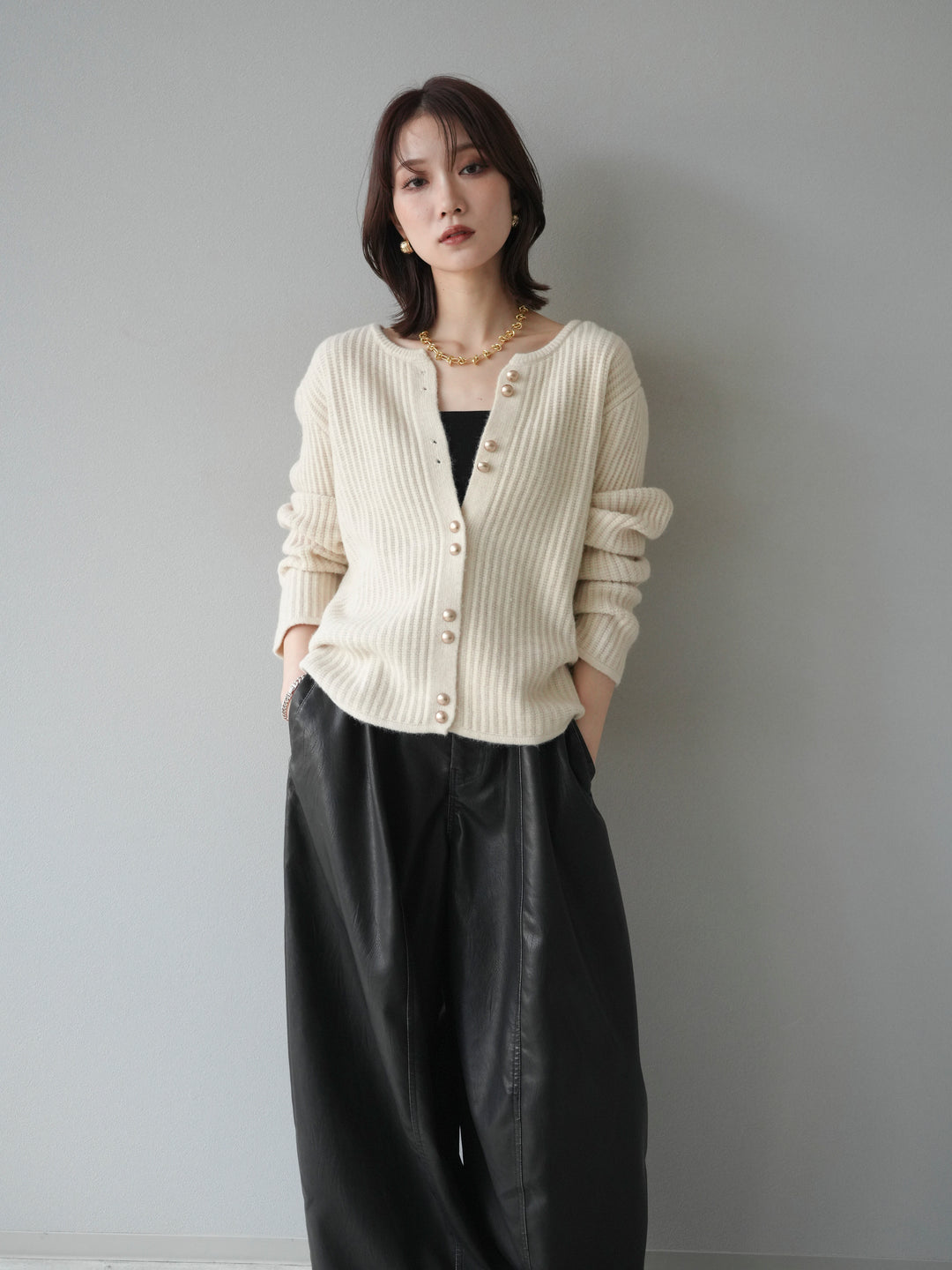 [予約]ゴールドボタンニットカーディガン/ivory