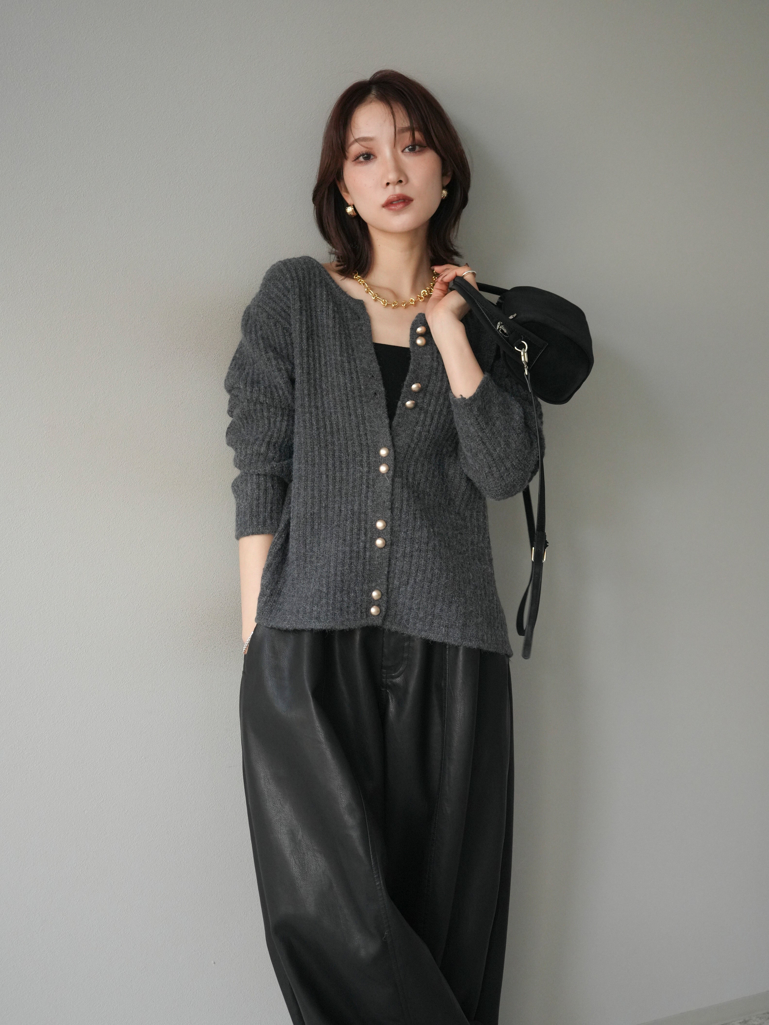 新品未使用✨ギラロッシュ カシミヤ 金ボタン カーディガン レディース　L 黒 新品未使用✨ギラロッシュ カシミヤ 金ボタン カーディガン