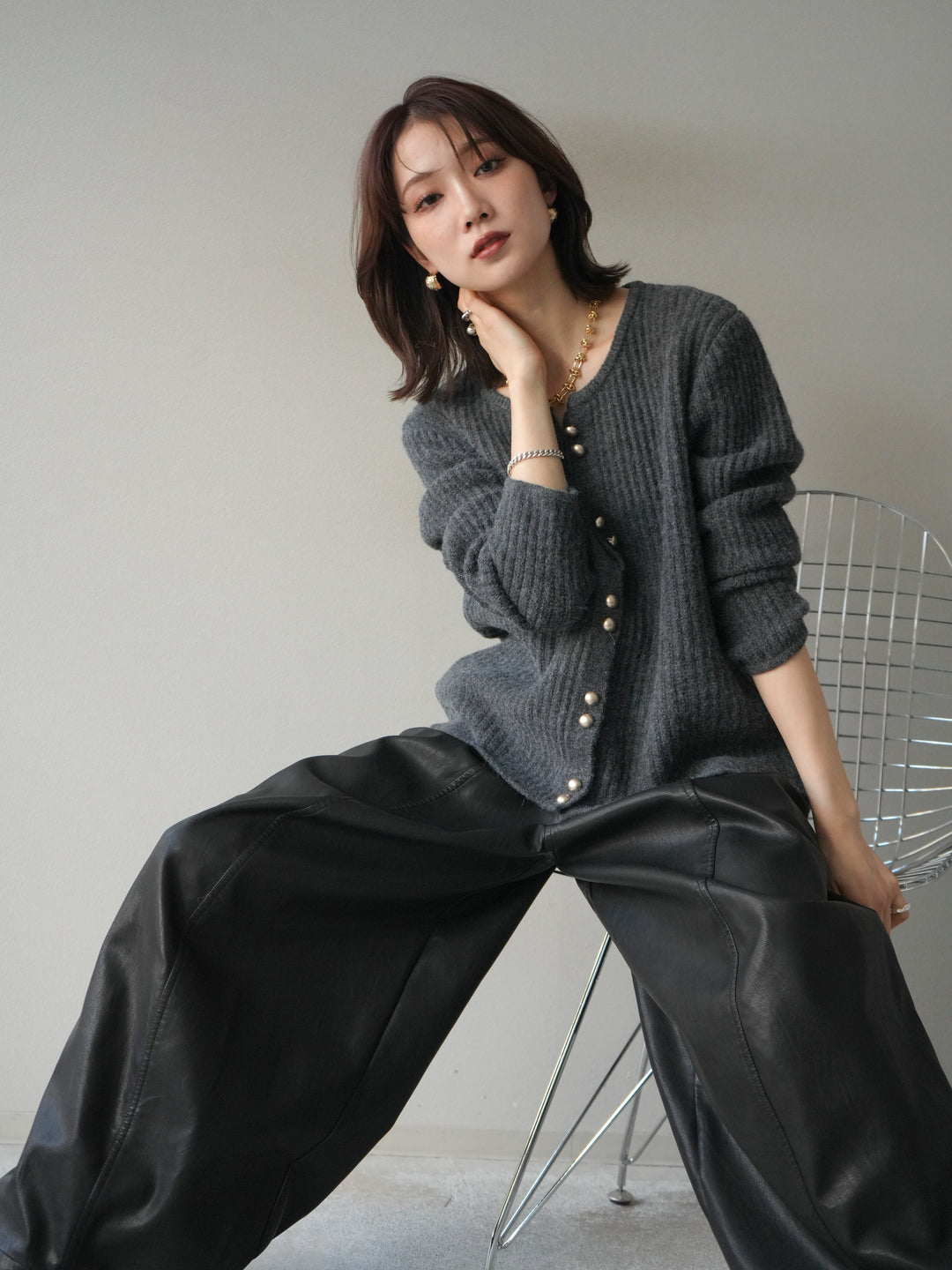 [予約]ゴールドボタンニットカーディガン/black