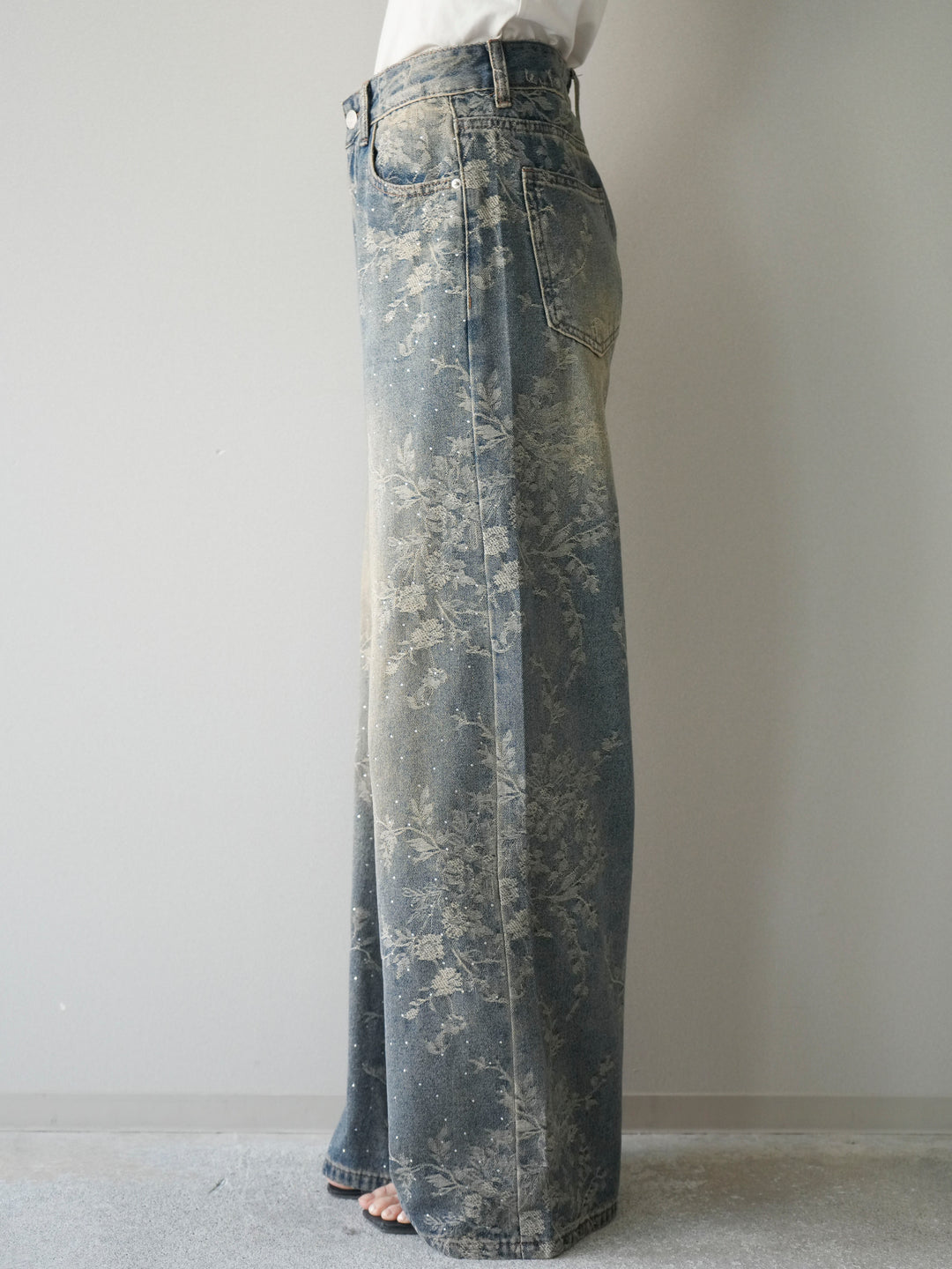[予約]フラワー刺繍ビジューワイドデニムパンツ/blue