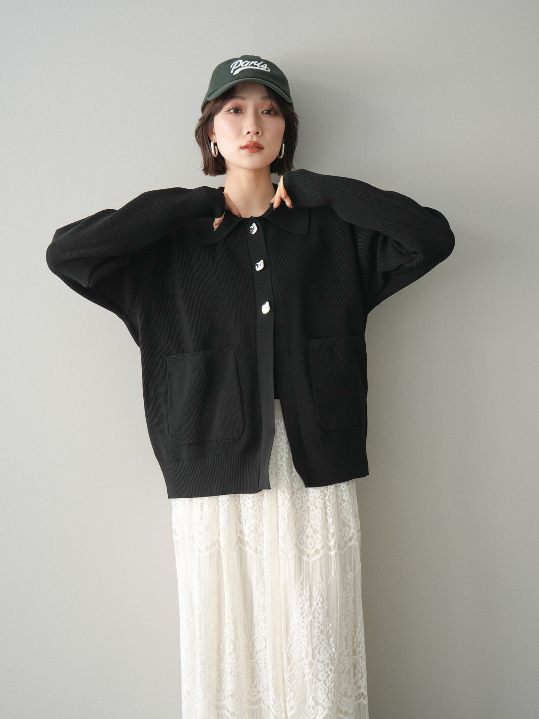 [予約]メタルボタン襟付きポリエステルニットカーディガン/black