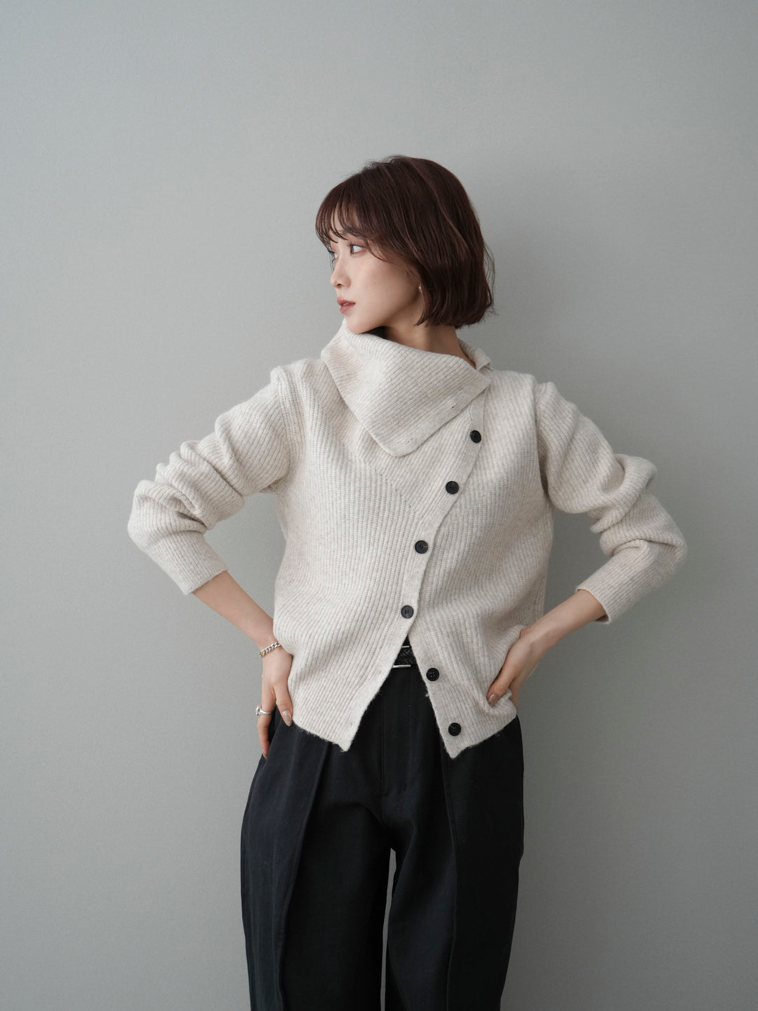 [SET]ハイネックデザインボタンニットカーディガン+コットンツイルカーブパンツ(2set)