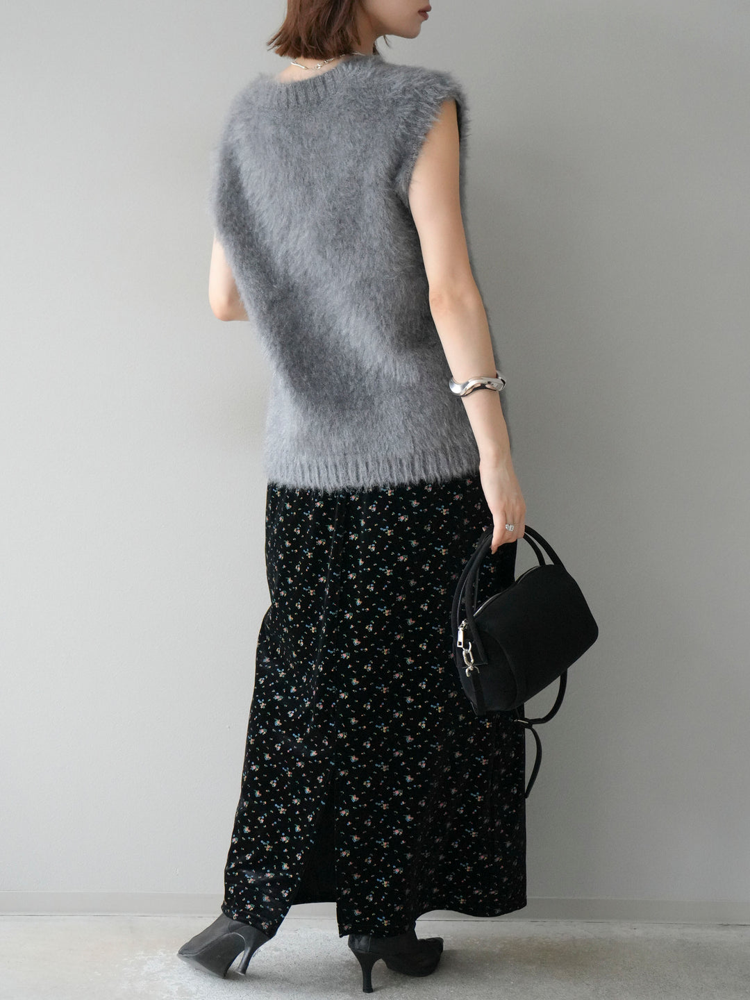 [予約]ベロアフラワープリントIラインスカート/ブラックxイエロー