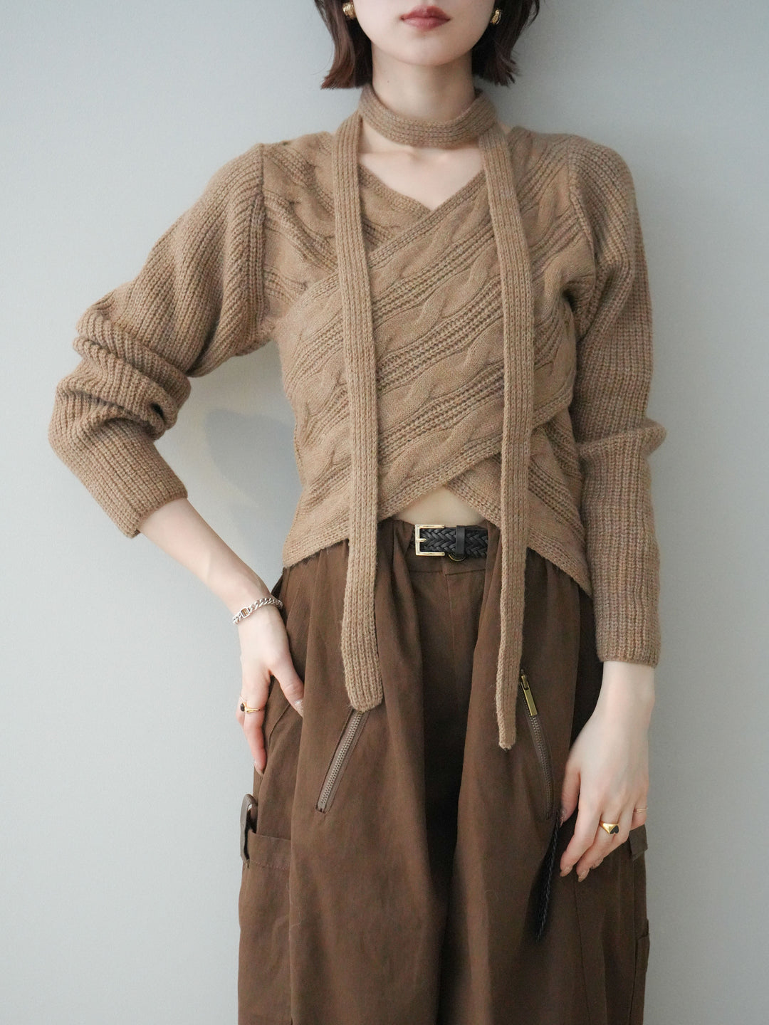 [予約]ケーブル編みクロスニットトップス/camel