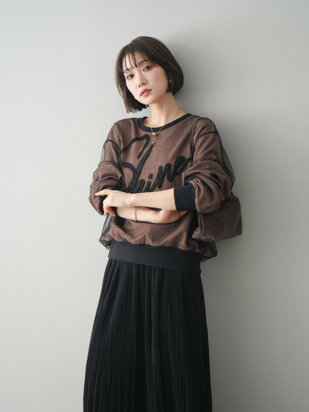 [予約]チュールレイヤードロゴスエットプルオーバー/brown