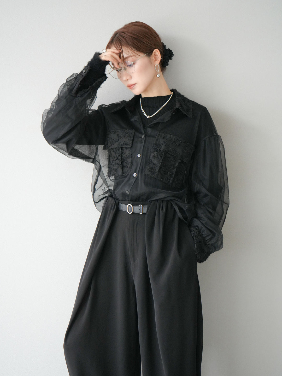 [SET]フリンジジャガード×チュールレイヤードシャツ+アームシャギーランダムリブニットトップス+ベルト付タックワイドパンツ(3set)