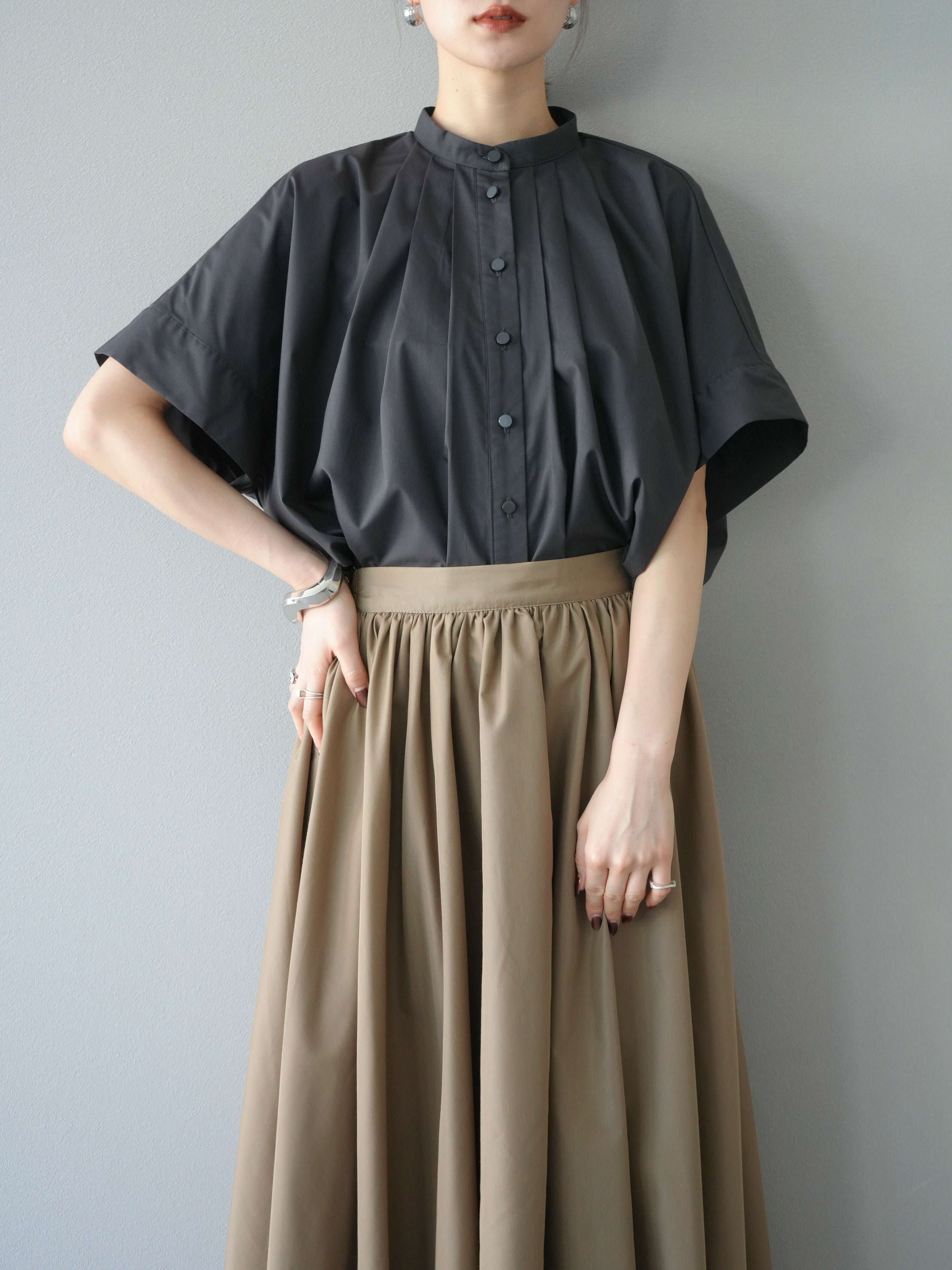 予約]ブロードタックドルマンブラウス/チャコール – Lumier