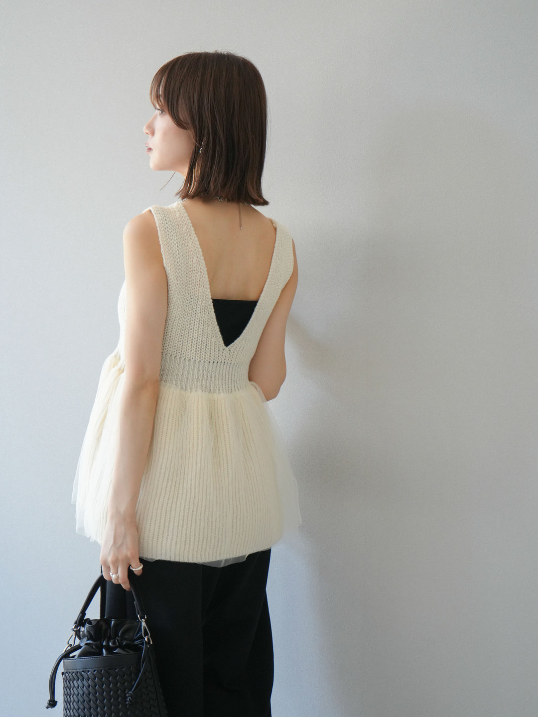 [SET] 薄紗層疊荷葉邊針織背心 + 兩用設計運動褲（2 件組）