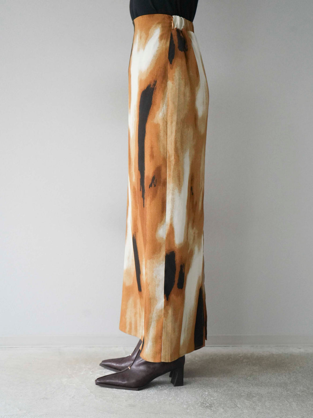 [予約]ニュアンスプリントIラインスカート/ブラウン