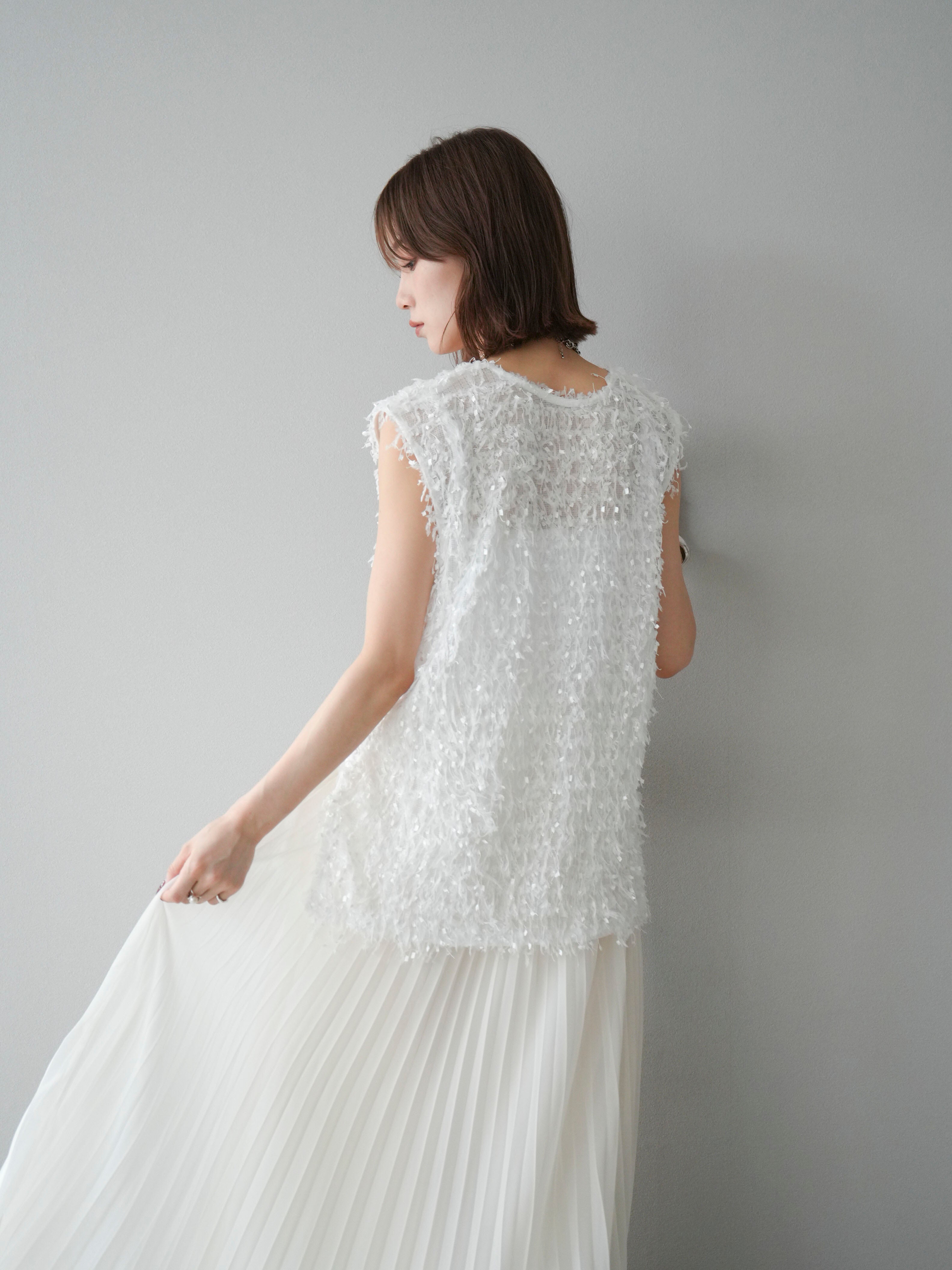 予約]フェザーVネックベスト/ホワイト – Lumier