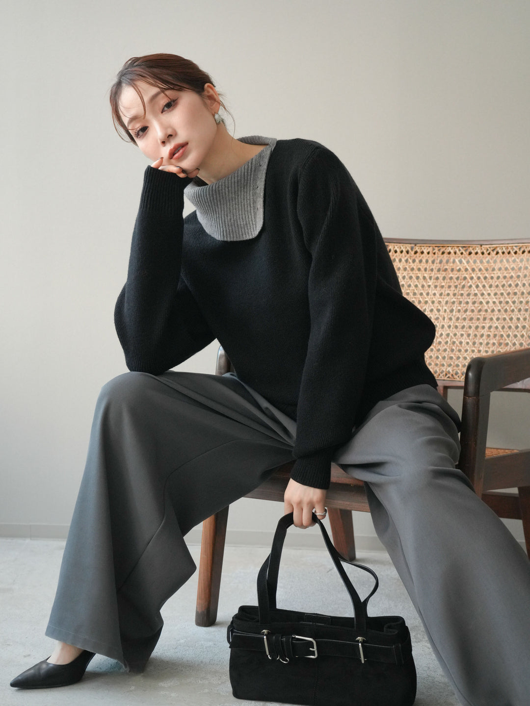 [予約]デザインネックバイカラーニットプルオーバー/black