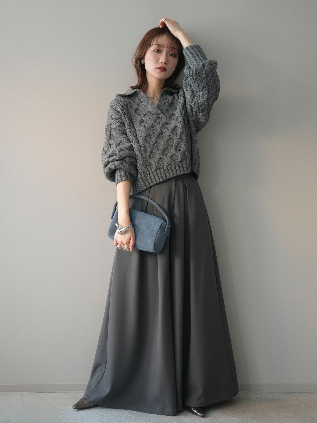 [SET]バルキーケーブルクロップド開襟プルオーバー+テープベルトタックバギーパンツ(2set)