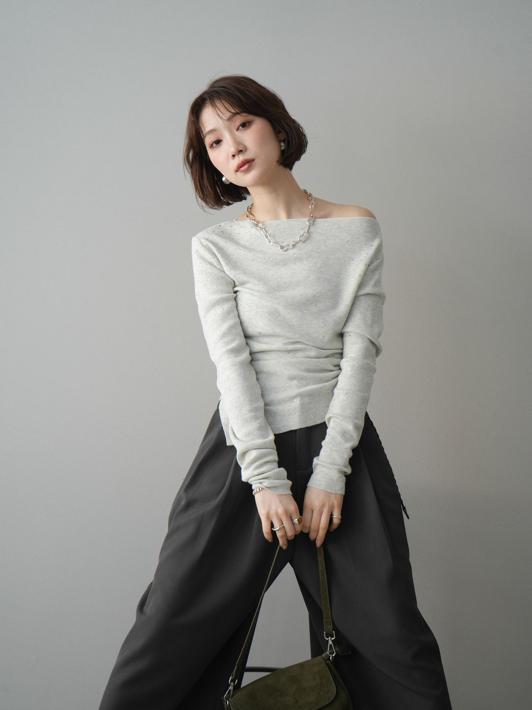 [予約]ラインストーンアシンメトリーニットトップス/gray