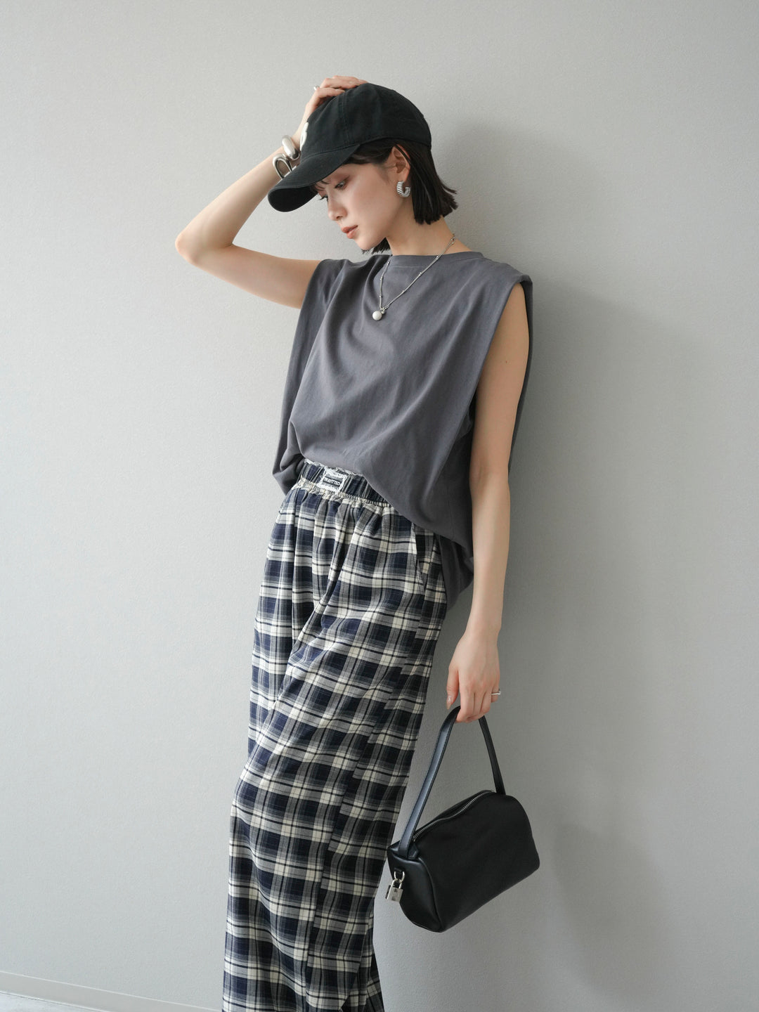 【預購】肩部褶皺法式袖套頭衫/黑色