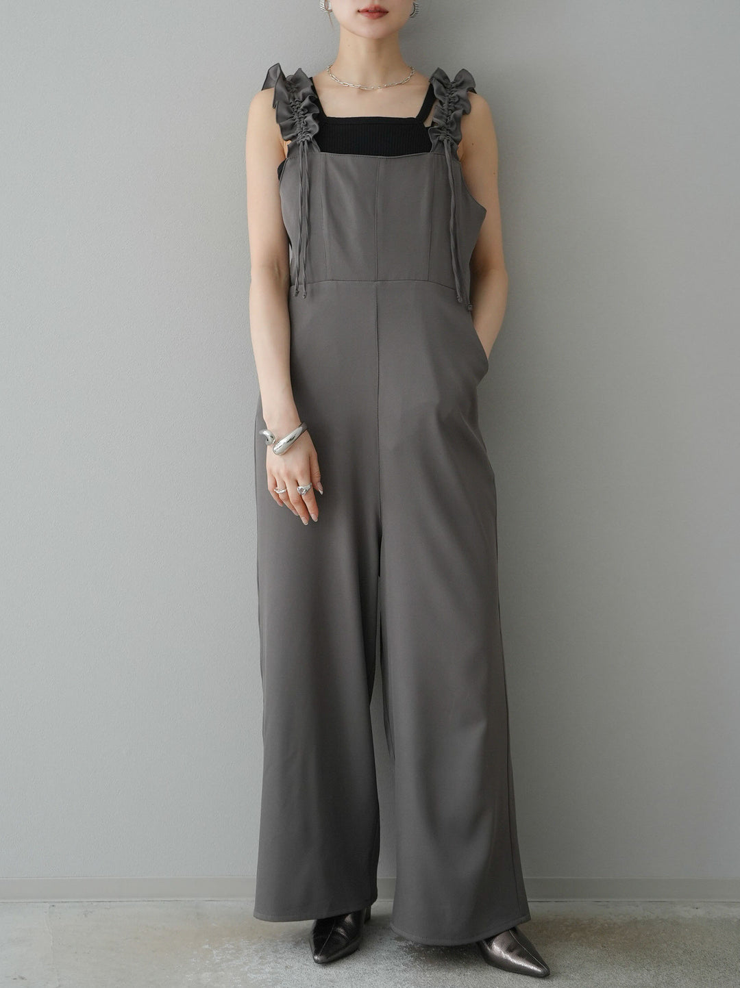 [預訂] 繫帶荷葉邊連身衣/灰色