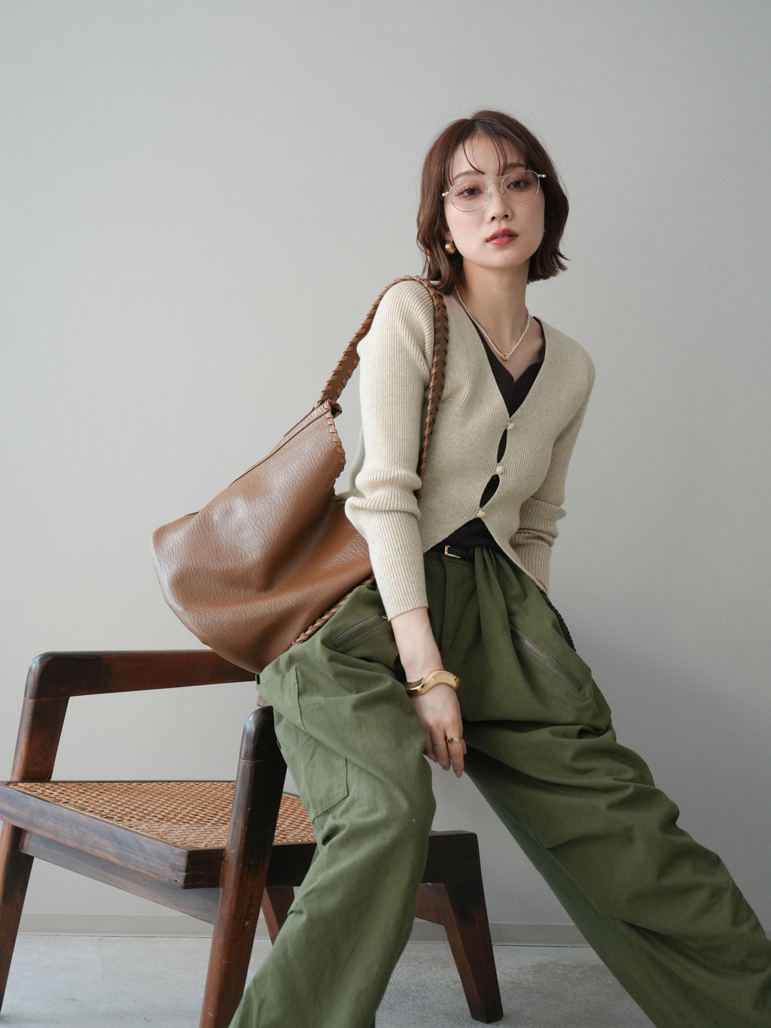 [SET]Vネック配色レイヤードスリットニットトップス+コットンタックループパンツ(2set)