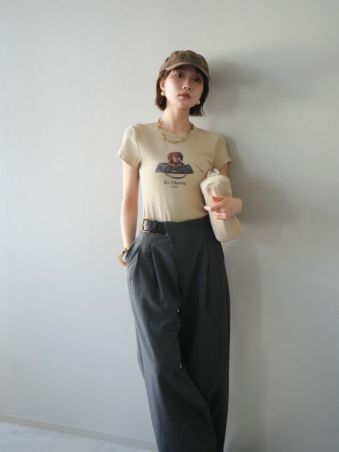 【套裝】狗狗緊身T卹+不對稱皮帶束口寬褲（兩件套）