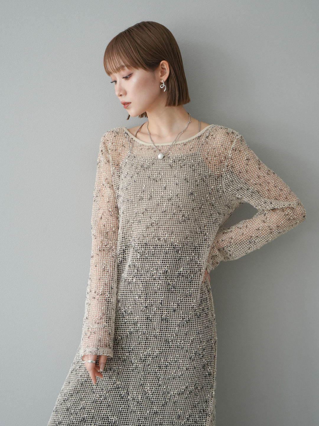 [預購] 鏤空網眼露背洋裝/象牙白