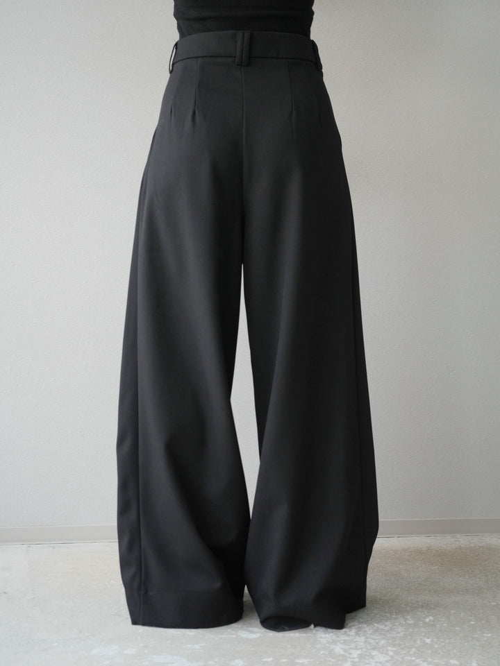 [予約]ダブルタックワイドパンツ/ブラック