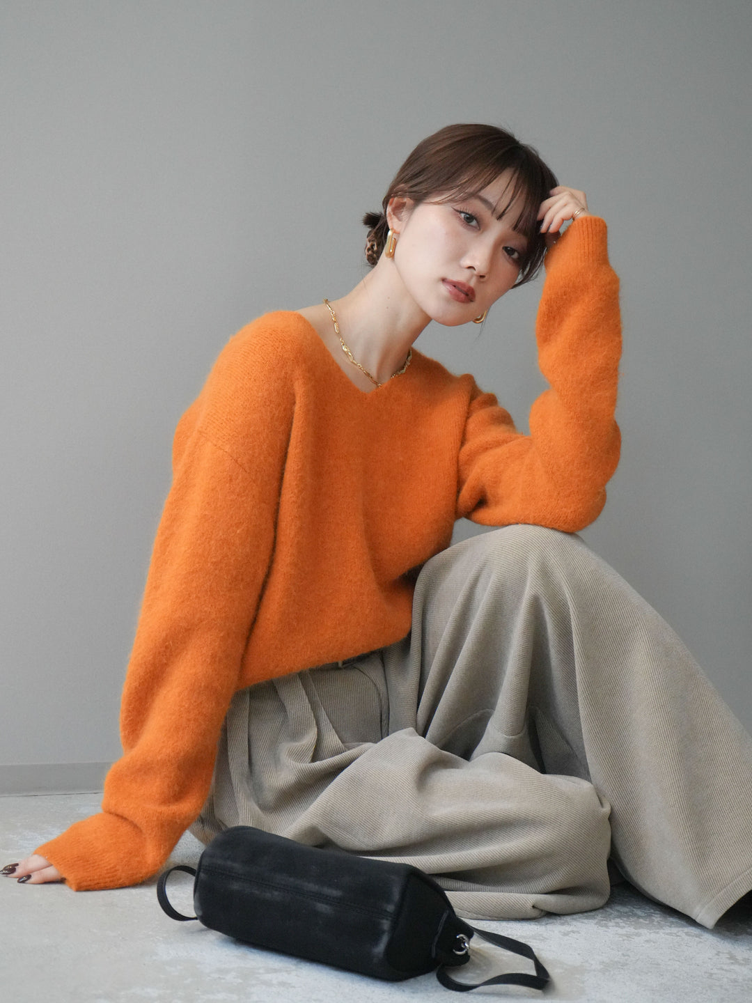 [SET]シュシュ付きアンゴラタッチVネックニットプルオーバー+シュシュ付きアンゴラタッチVネックニットプルオーバー(2set)