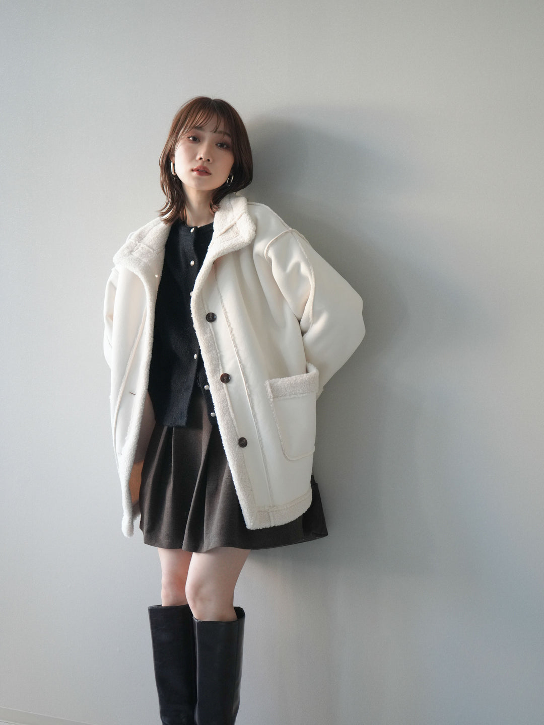 [予約]スタンドネックフェイクムートンミディアムコート/ivory