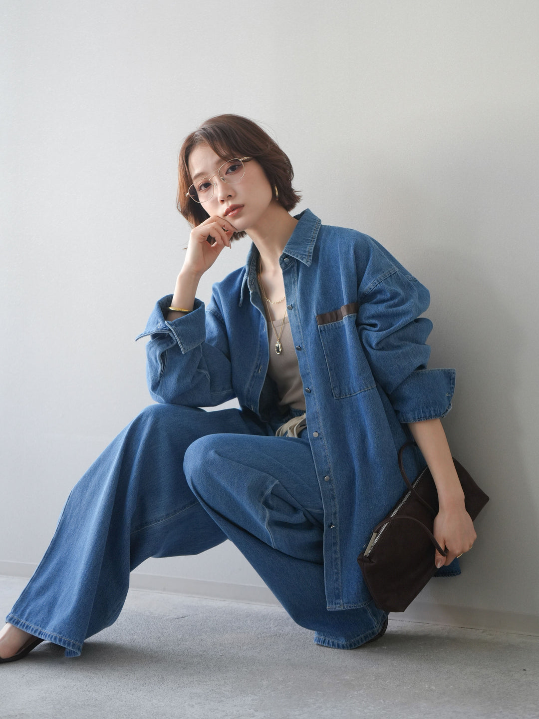 [SET]ポイントレザーオーバーデニムシャツ+ドロストワイドデニムパンツ(2set)