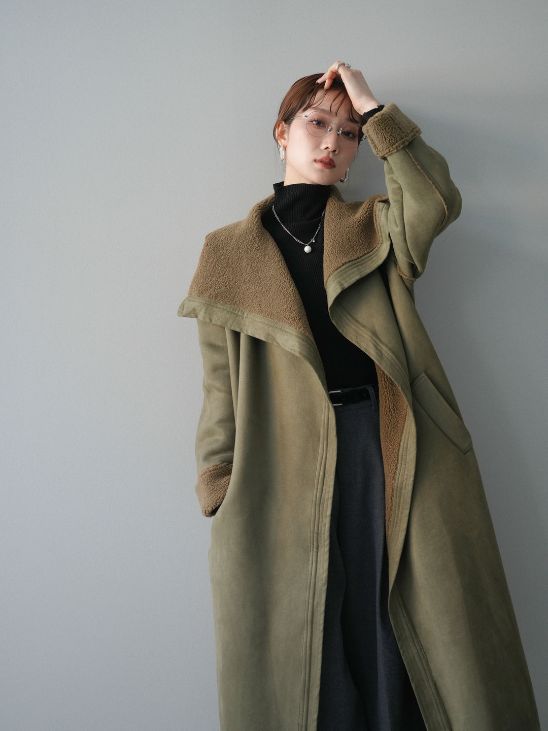 [SET]BIGカラームートンコート+袖ボタンボトルネックリブニットトップス(2set)