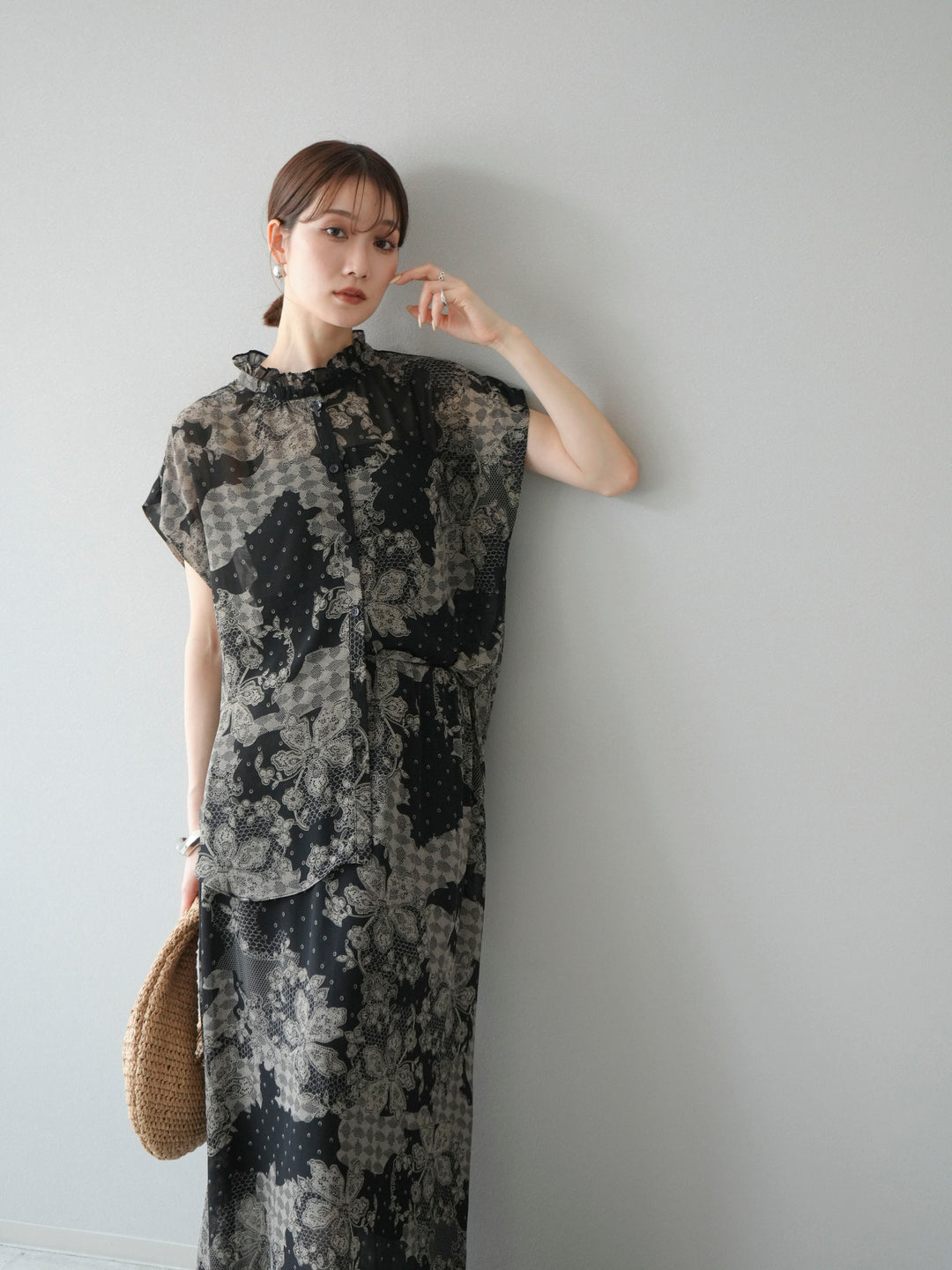 [SET] 花朵圖案法式袖襯衫 + 花朵圖案喇叭裙 (2 套)