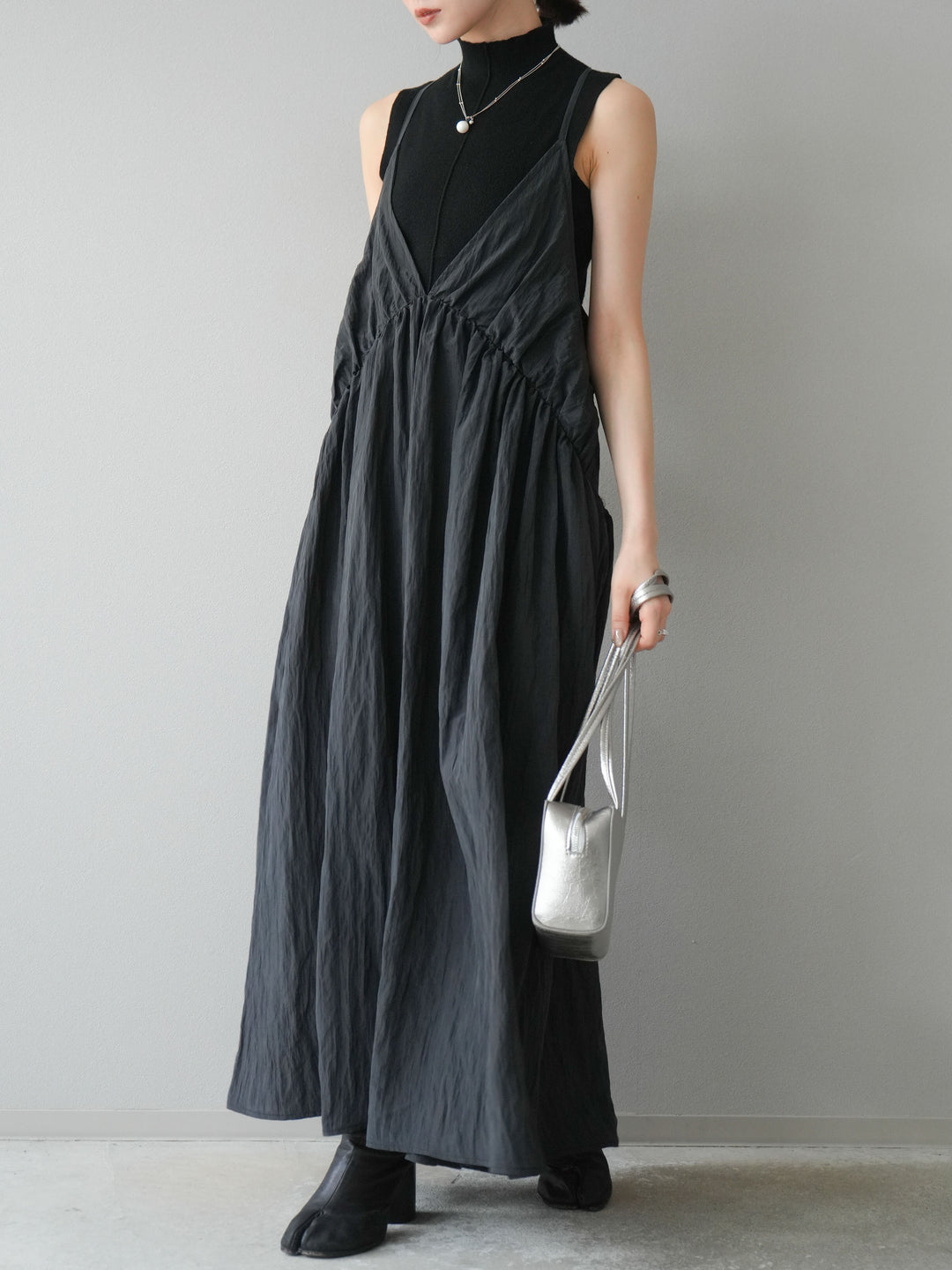 [予約]シボ加工シャイニーキャミワンピース/ブラック