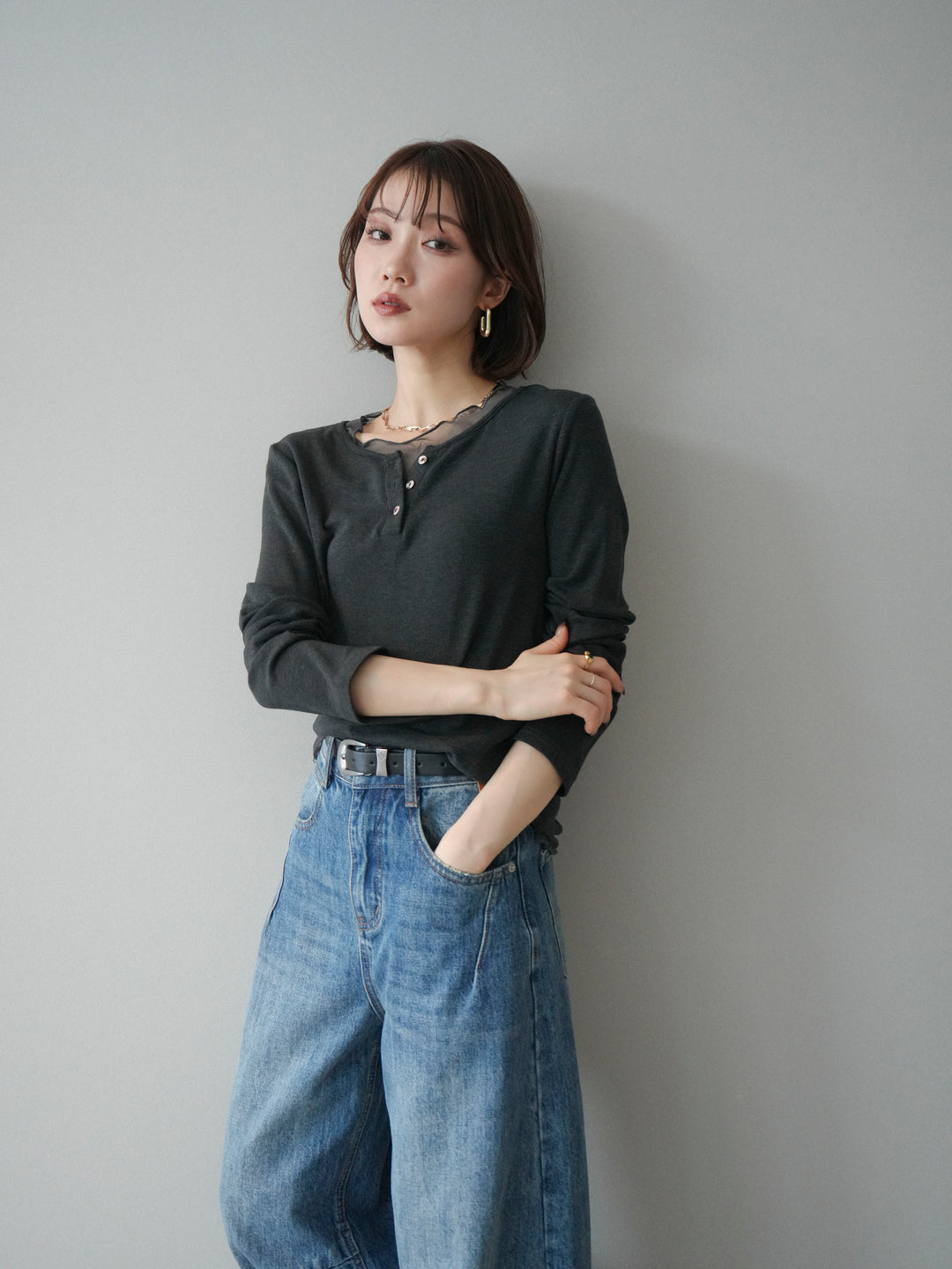 [予約]チュールレイヤードヘンリーネックカットソー/charcoal