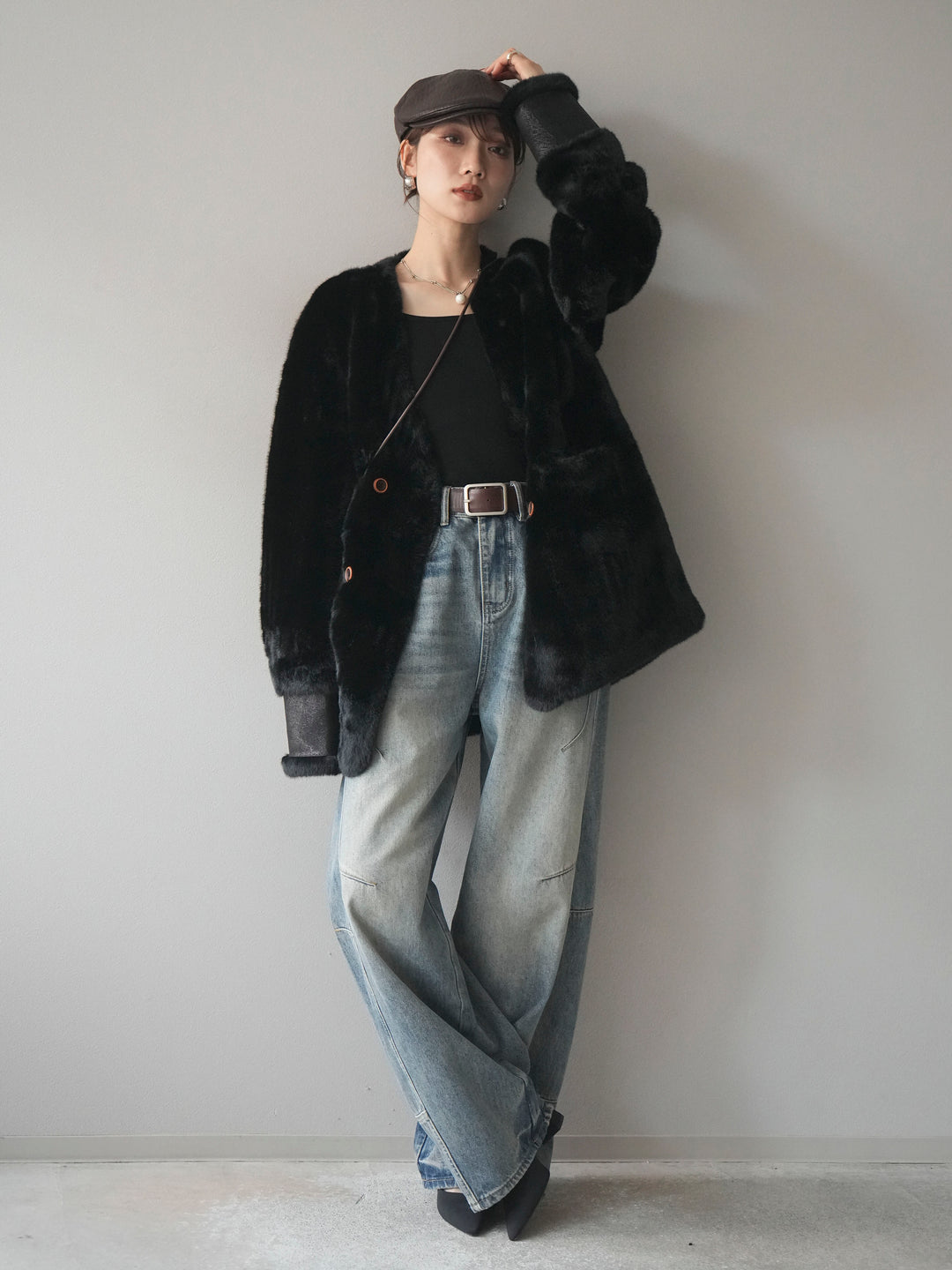 [SET]バッグ付エコファーノーカラーコート+ベルト付カーブデニムパンツ(2set)