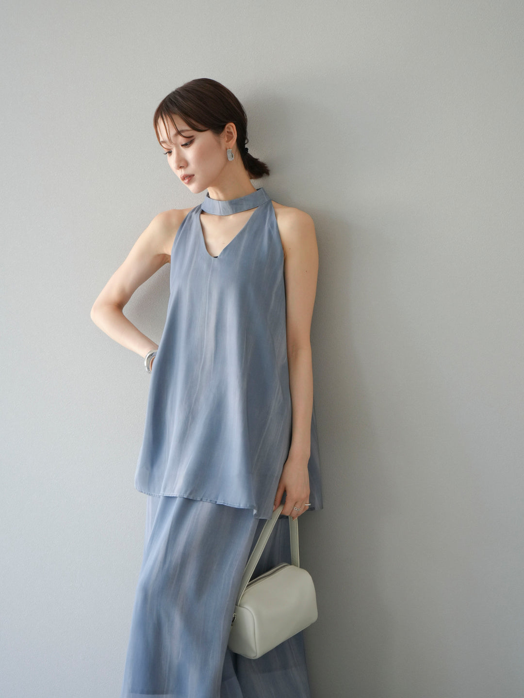 [SET] 細膩花紋V領襯衫＆喇叭裙（2套）