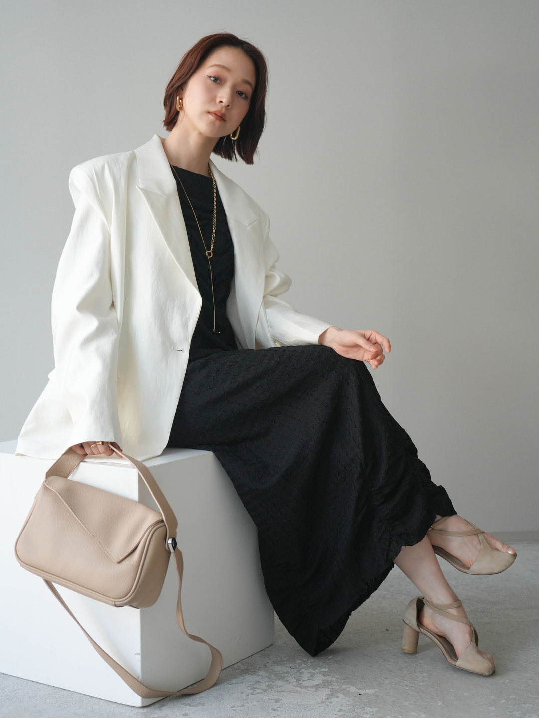 [SET]シャーリングジャガードノースリーブワンピース+エフォートレステイラードジャケット(2set)