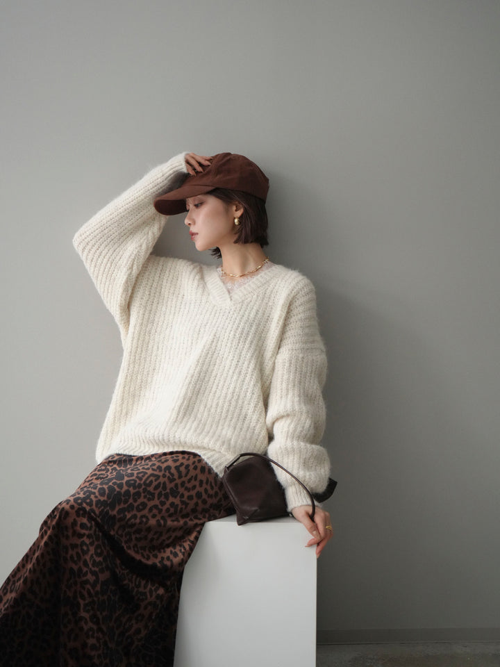 [SET]Vネックレースニットプルオーバー+レオパードベロアナロースカート(2set)