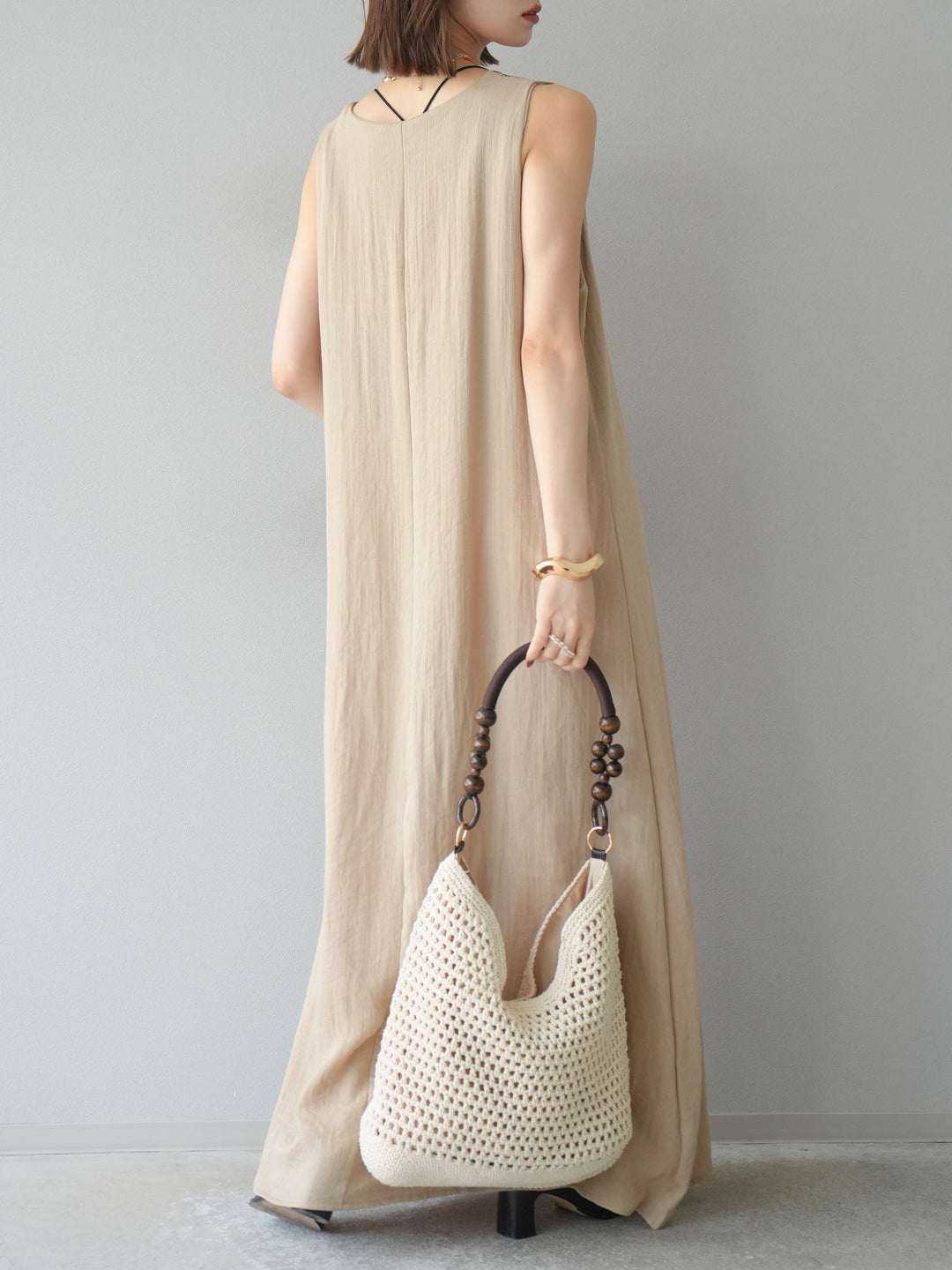 【預購】刺繡V領洋裝/米色