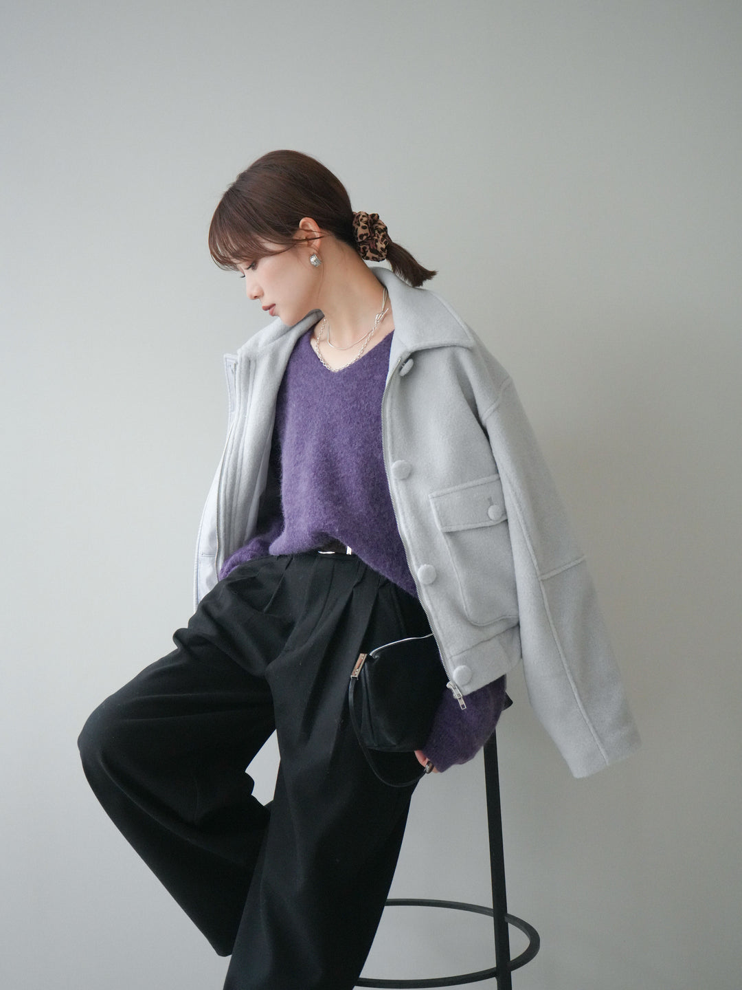 [SET]ウールライクフライトジャケット+シュシュ付きアンゴラタッチVネックニットプルオーバー+アニマル柄ベルト付きウールタッチワイドパンツ(3set)