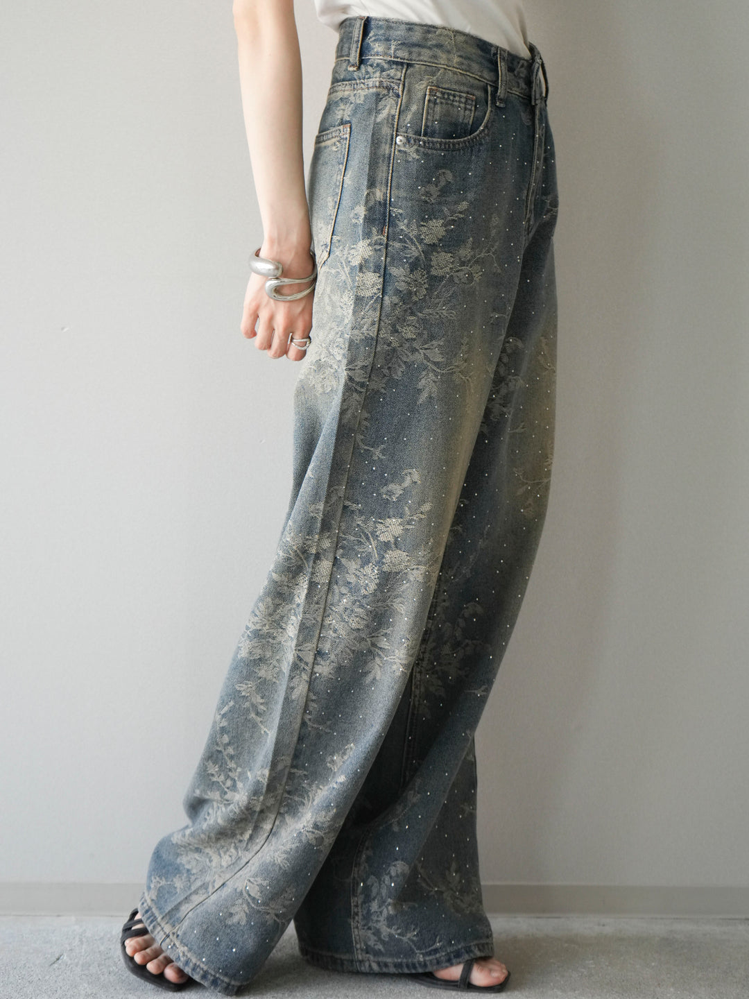 [予約]フラワー刺繍ビジューワイドデニムパンツ/blue
